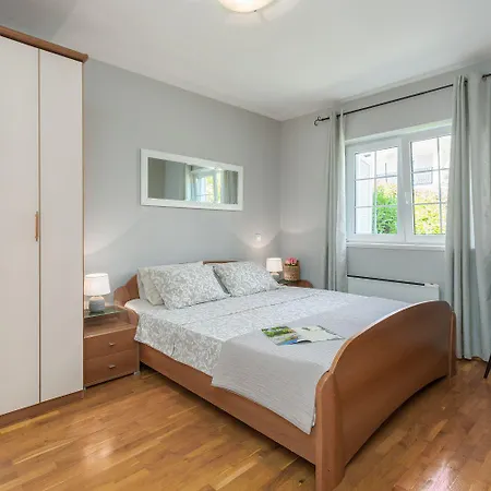 Apartment Lichtdurchflutetes Nur 500 Meter Zum Mit Privater Terrasse