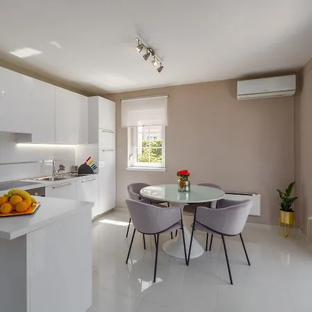 Apartment Lichtdurchflutetes Nur 500 Meter Zum Mit Privater Terrasse