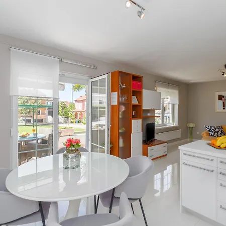 Lichtdurchflutetes Nur 500 Meter Zum Mit Privater Terrasse * Funtana